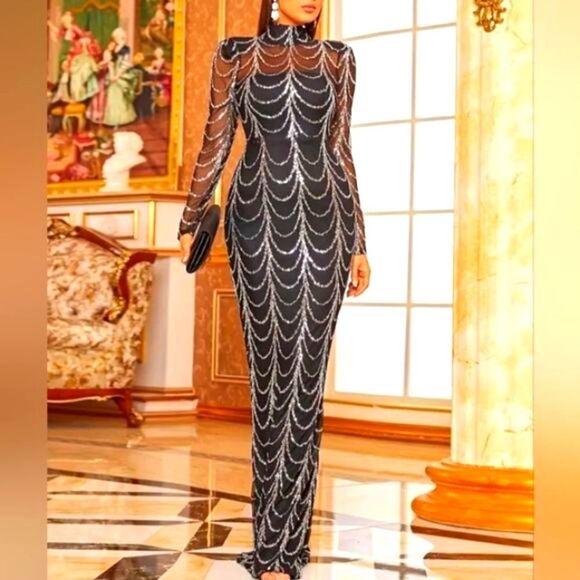 Elegant long sequined formal gown - Picture 1 of 12